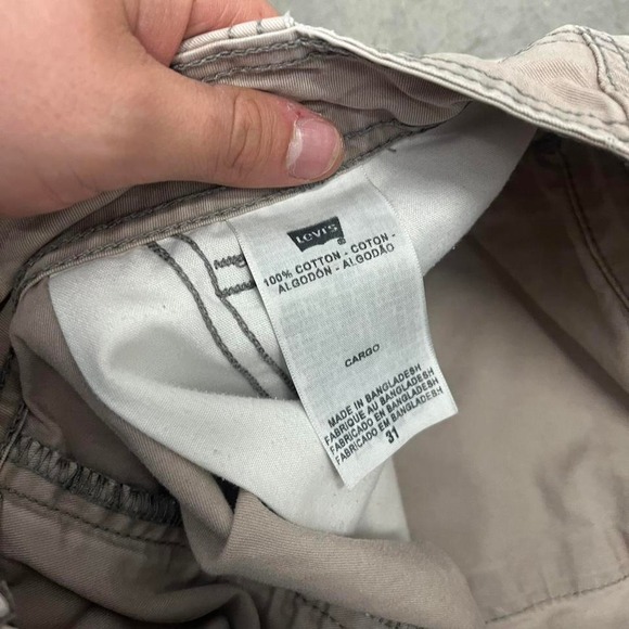 Vintage Y2K baggy Levi's cargo utility hiking skater shorts - Picture 4 of 7